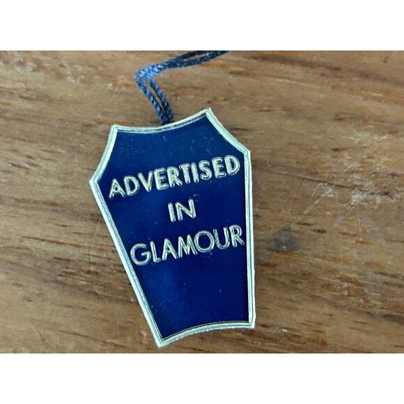 Vtg CROWN TRIFARI Brushed Gold Tone Faux Pearls Earrings Clip On Pin Brooch Set - Picture 4 of 13